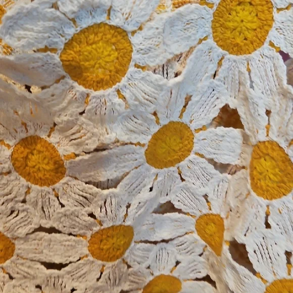 115 Floral Crochet Crop Top - Cream and Yellow - Picture 3 of 4